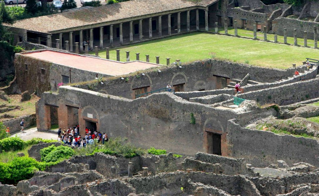 Pompeya planea limitar el flujo de turistas