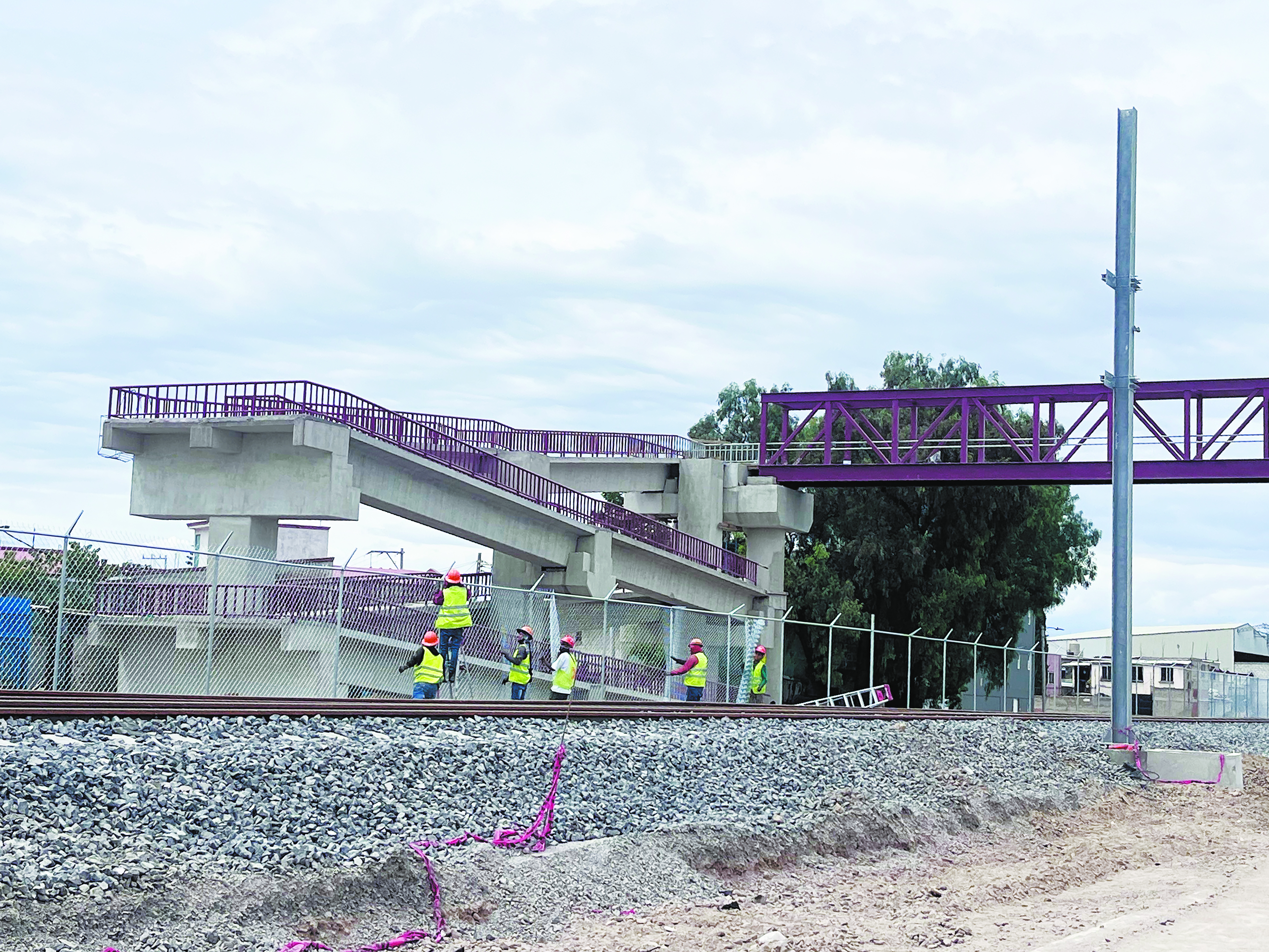 Puentes peatonales del suburbano al AIFA no están listos