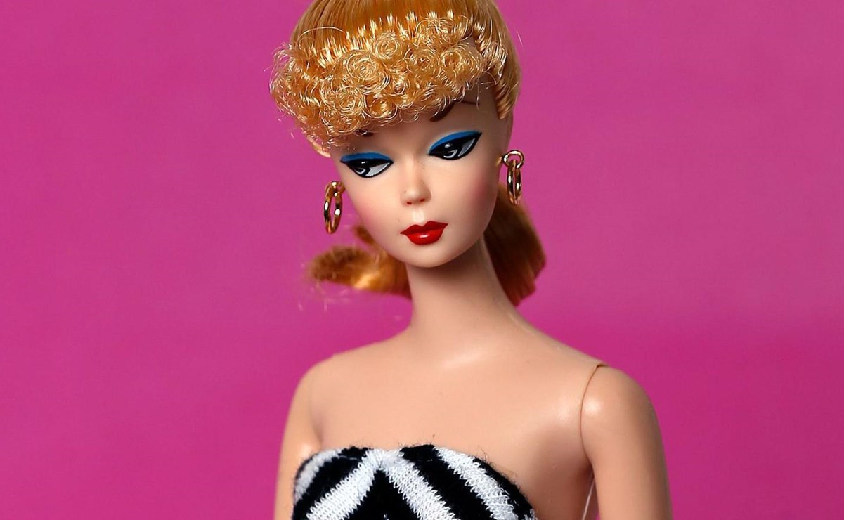 Celebran cumpleaños de Barbie con una expo de 169 piezas en CDMX