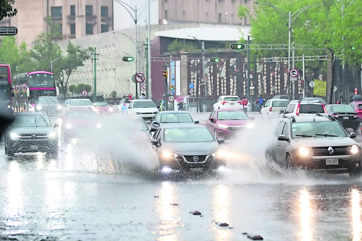 Hay dos mil 800 puntos de riesgo de inundación en Ciudad de México