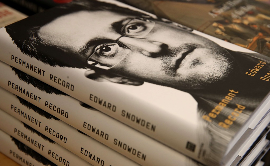 EU busca confiscar ganancias de libro de Snowden, a través de demanda