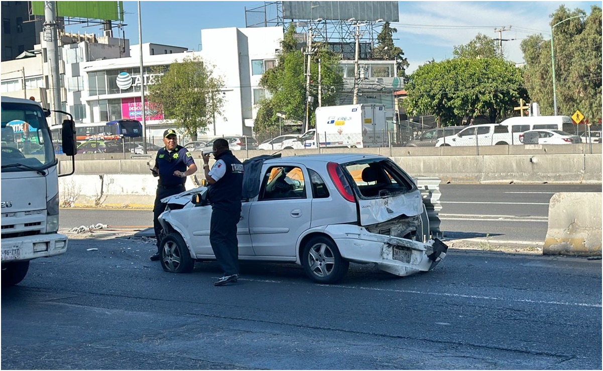 Muere conductor por presunto infarto mientras circulaba por Periférico