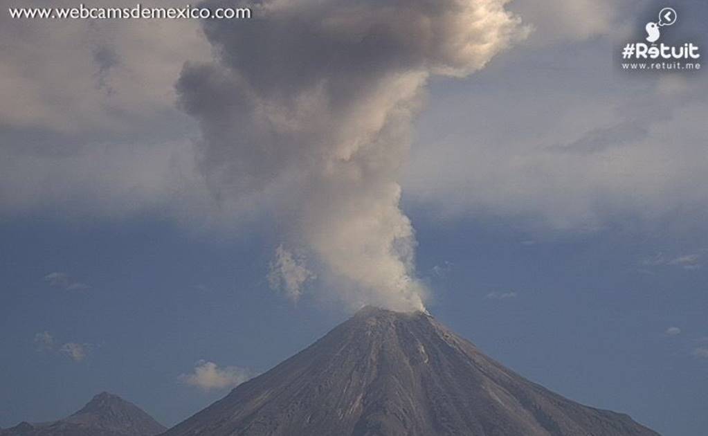 Volcán de Colima emite exhalación de 1.5 km con ceniza