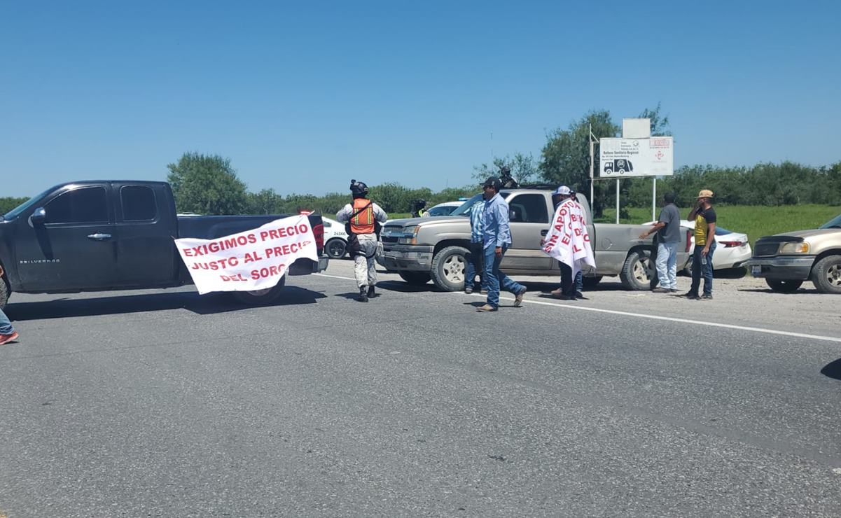 Productores de sorgo cierran dos carreteras en Tamaulipas