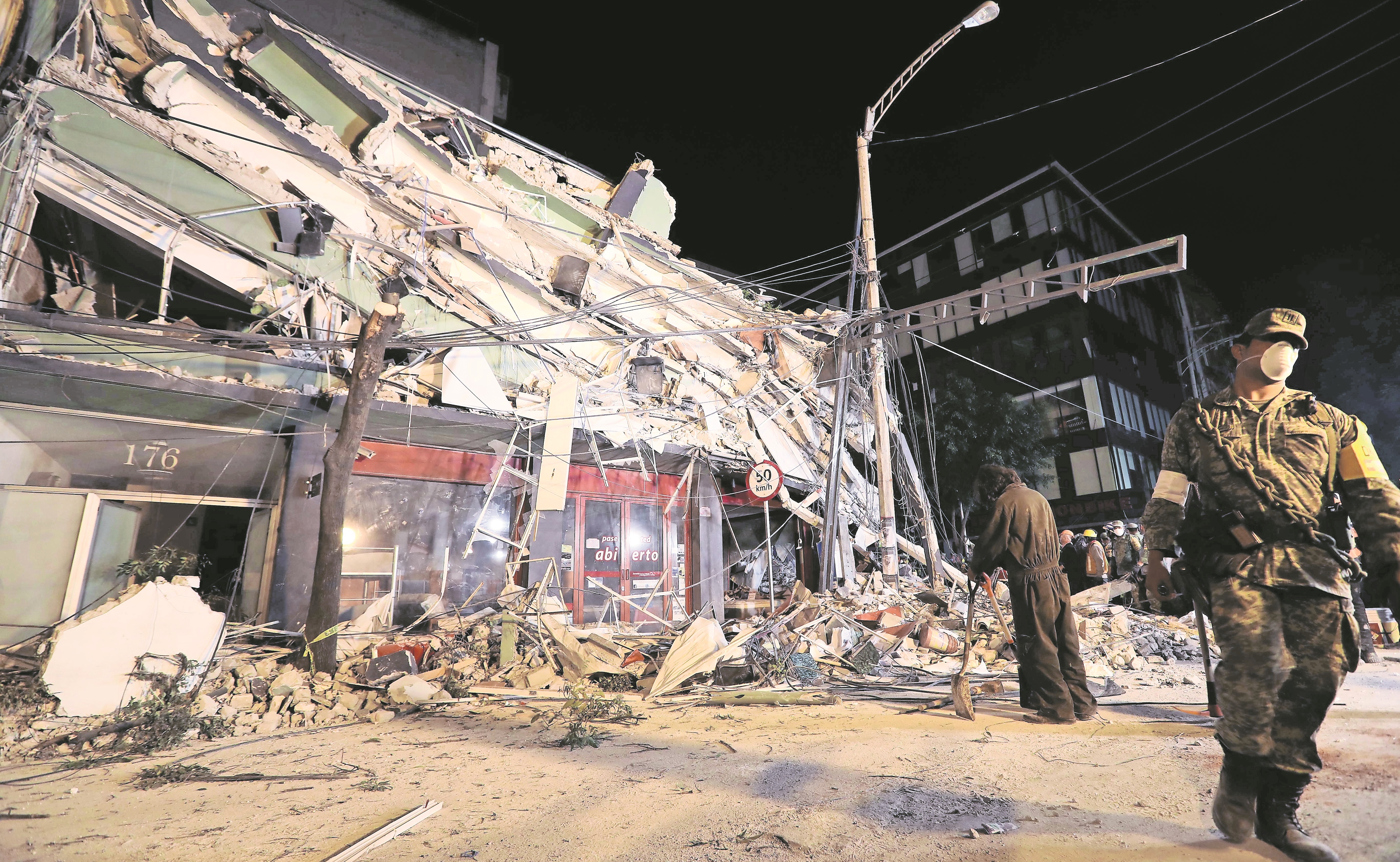 Aumenta a 172 cifra de muertos por sismo en la CDMX