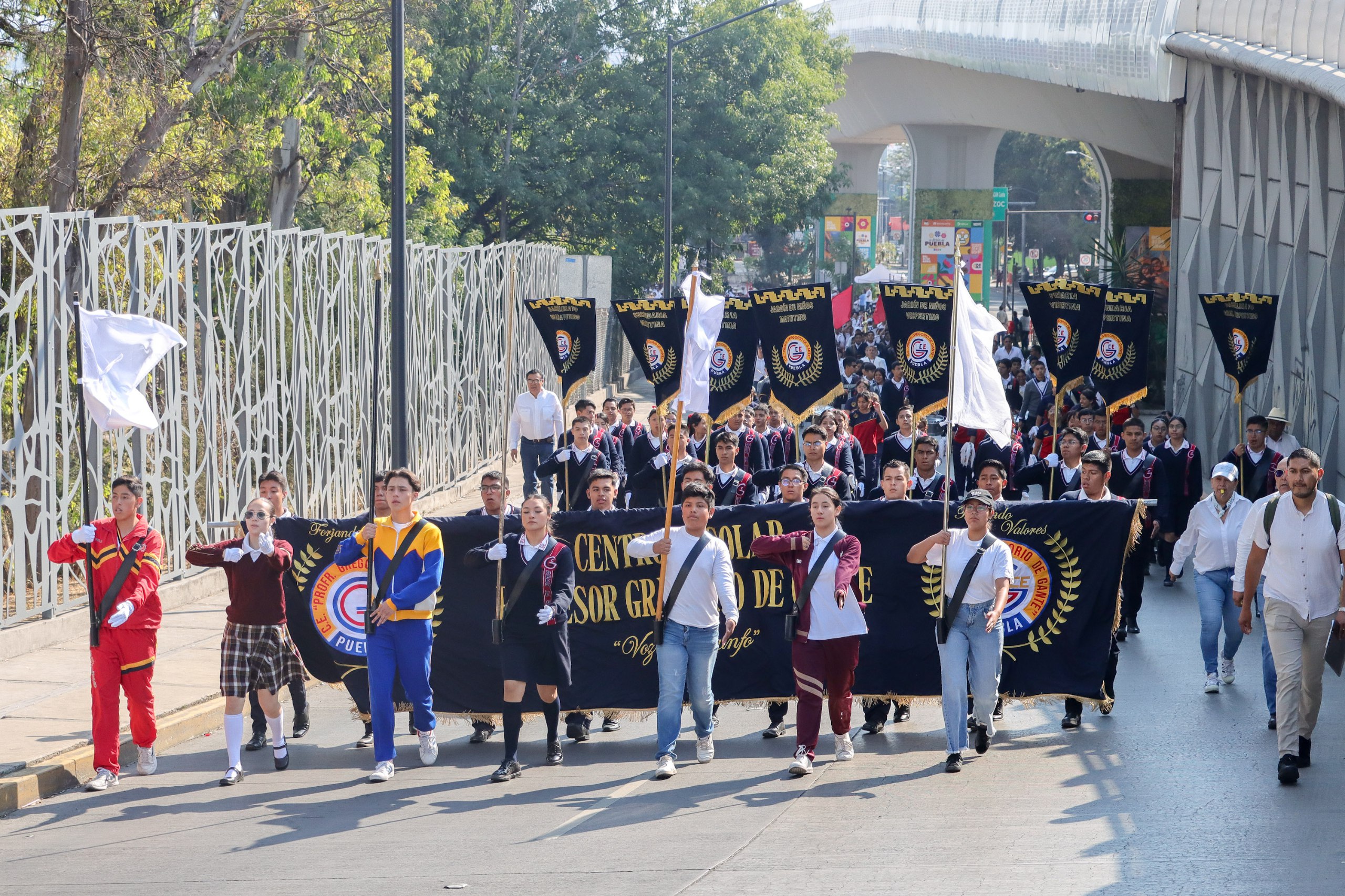 ¿Cuántas escuelas de Puebla participarán en el desfile del 5 de mayo ...