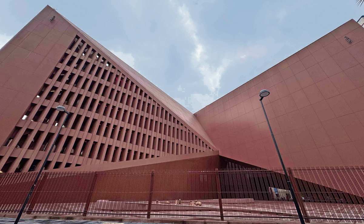 Fotos del edificio que alberga el Registro Agrario Nacional. FOTO: DIEGO SIMÓN SÁNCHEZ 
