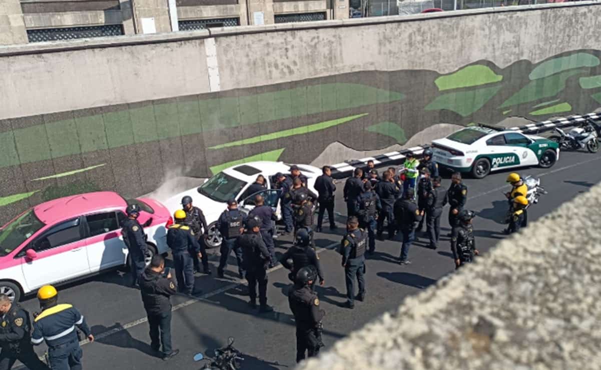 Hombres en moto asesinan a balazos a automovilista cerca del Centro Histórico de CDMX