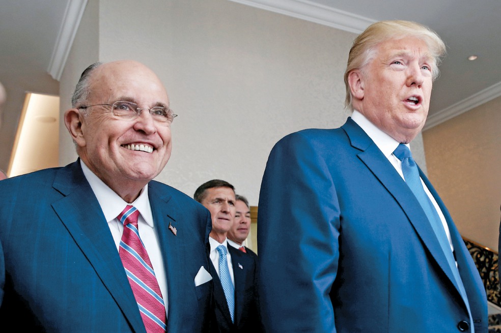 El ex alcalde Giuliani se integra al equipo legal del presidente