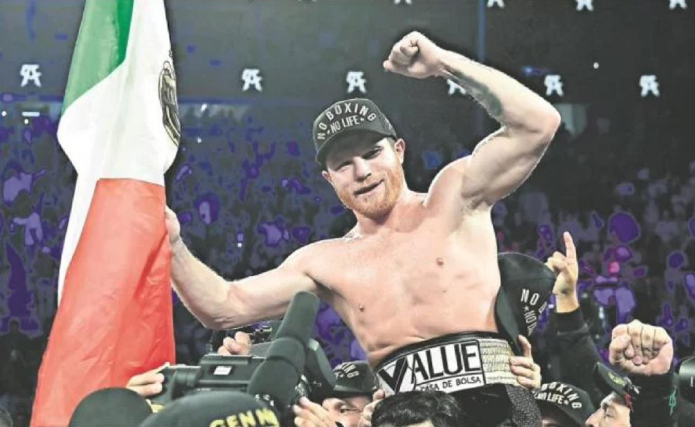 "Canelo" Álvarez derrotó sin dificultad a Rocky Fielding