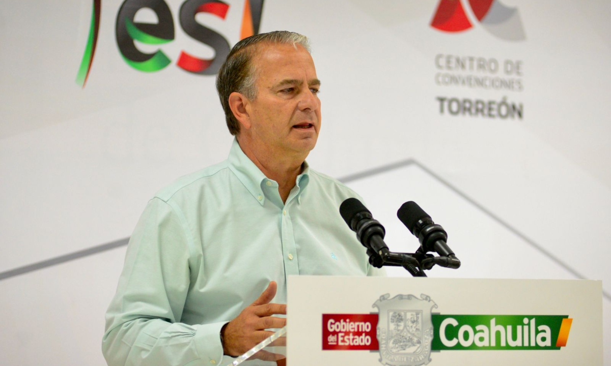 Coahuila buscará instrumentos jurídicos para evitar distribución de libros de texto