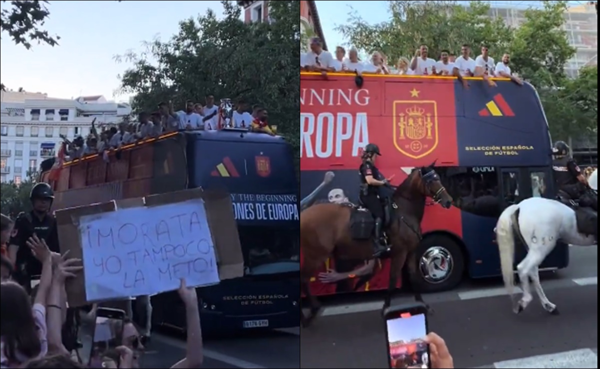 VIDEO: Álvaro Morata enloquece y le lanza un objeto a un aficionado durante el desfile de España campeón