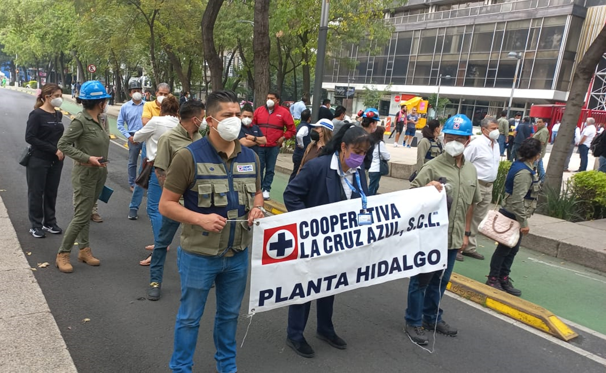 Marchan cooperativistas para exigir a CFE frenar sabotaje de energía en planta de Tula