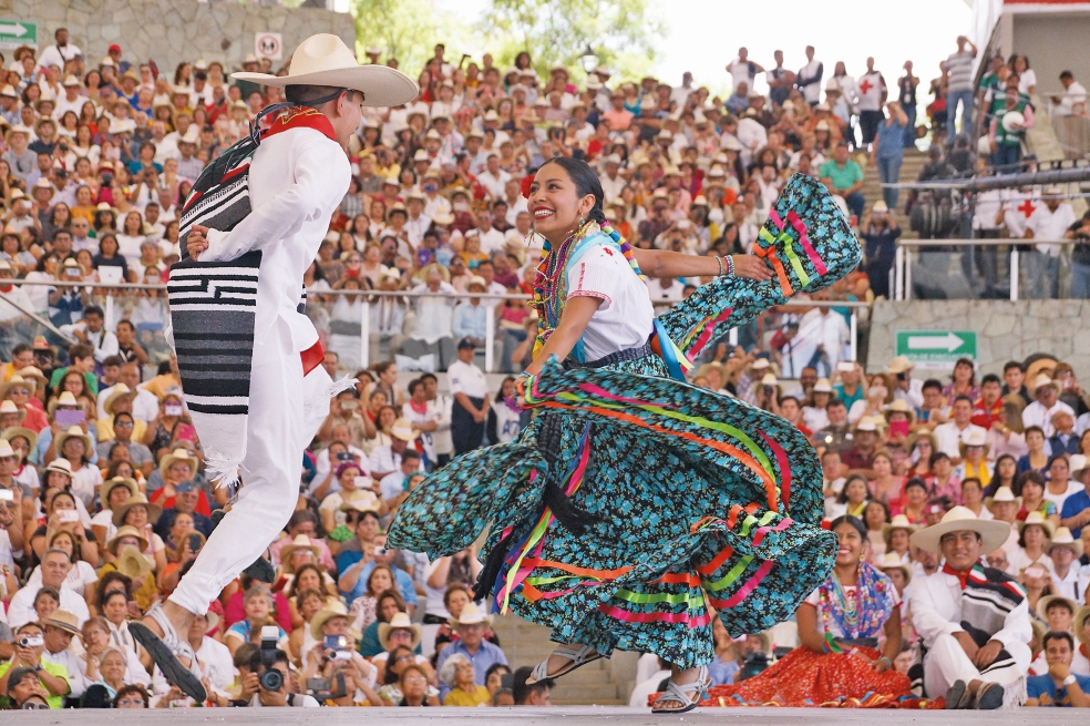 Arranca la Guelaguetza en paz y sin contratiempos 