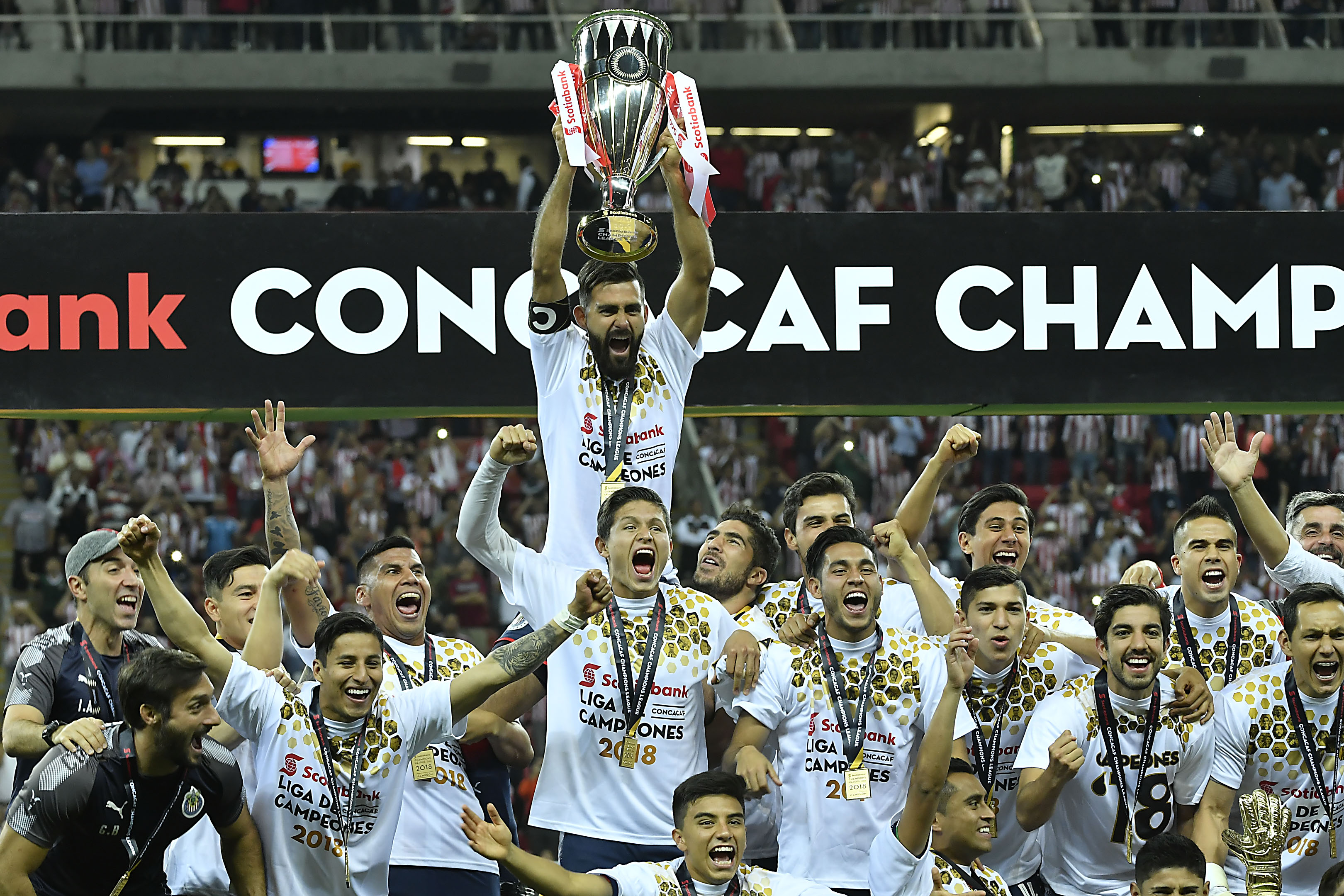 Chivas es campeón de la Concacaf tras vencer en penales al Toronto