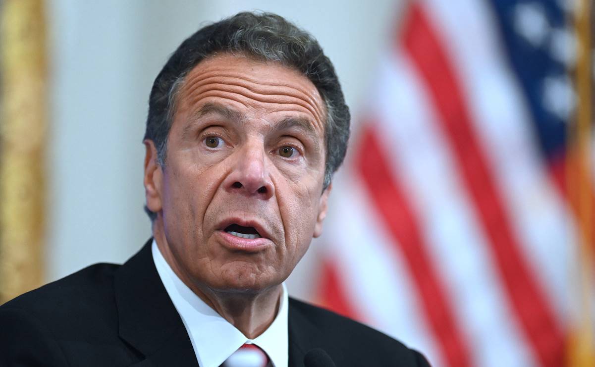 Presentan nueva acusación contra gobernador de NY por acoso; van 6 denuncias de mujeres