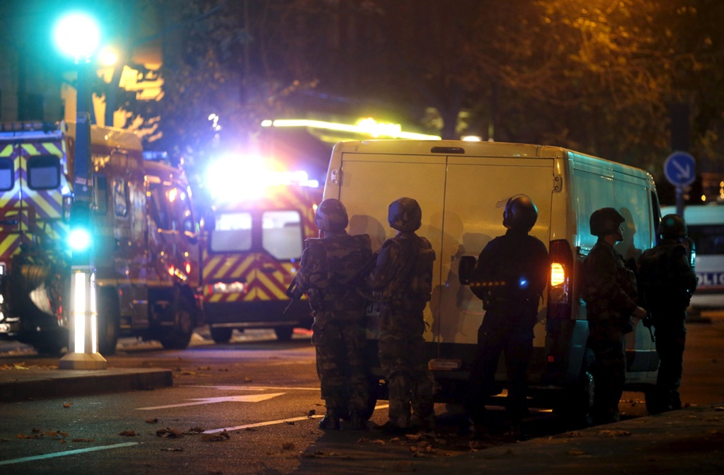 Policía francesa lanza operación para rescatar a rehenes
