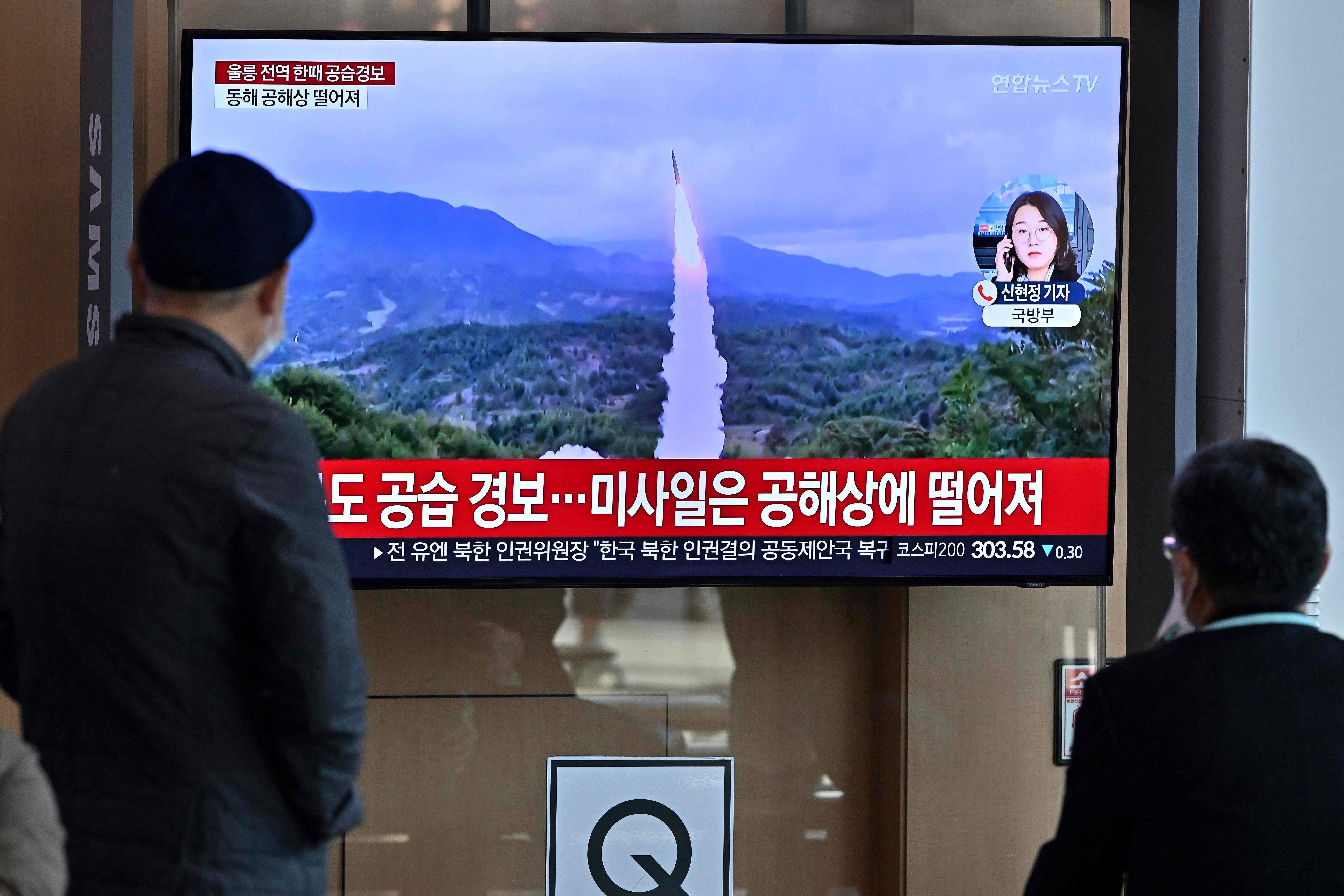 EU condena lanzamiento "temerario" de más de 20 misiles por parte de Corea del Norte