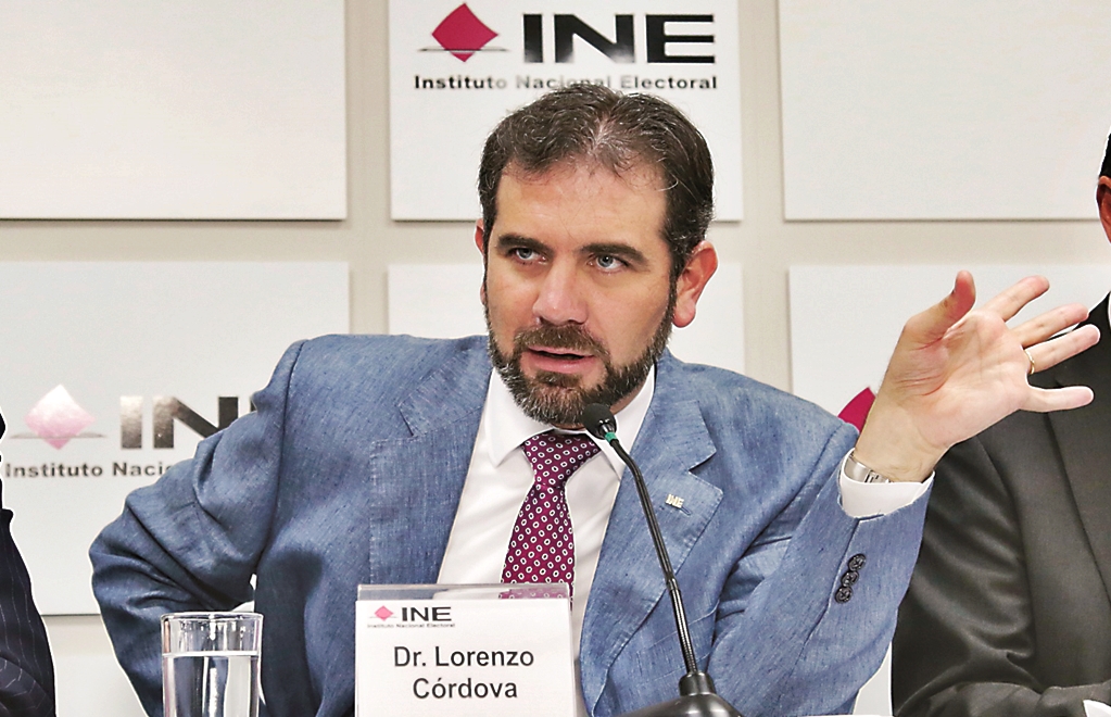 Lorenzo Córdova pide cuidar autonomía del INE
