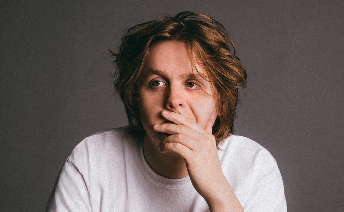 ¿Qué es el síndrome de Tourette que alejó a Lewis Capaldi de los escenarios?