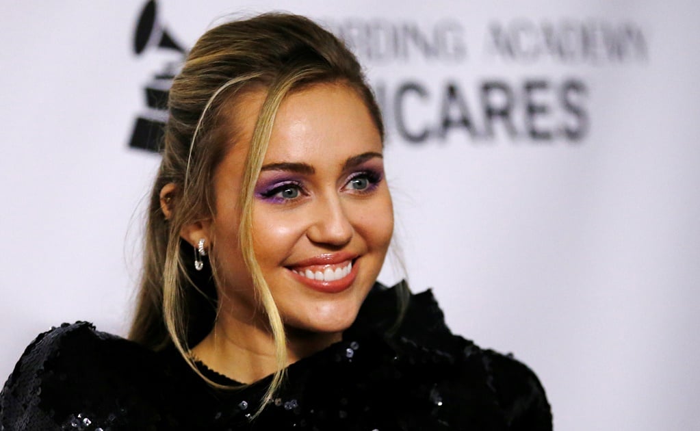 Miley Cyrus rompe reglas en Instagram y muestra sus pezones