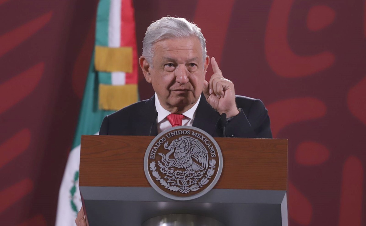 AMLO alista reforma a Ley de Austeridad para que ningún funcionario gane más que él