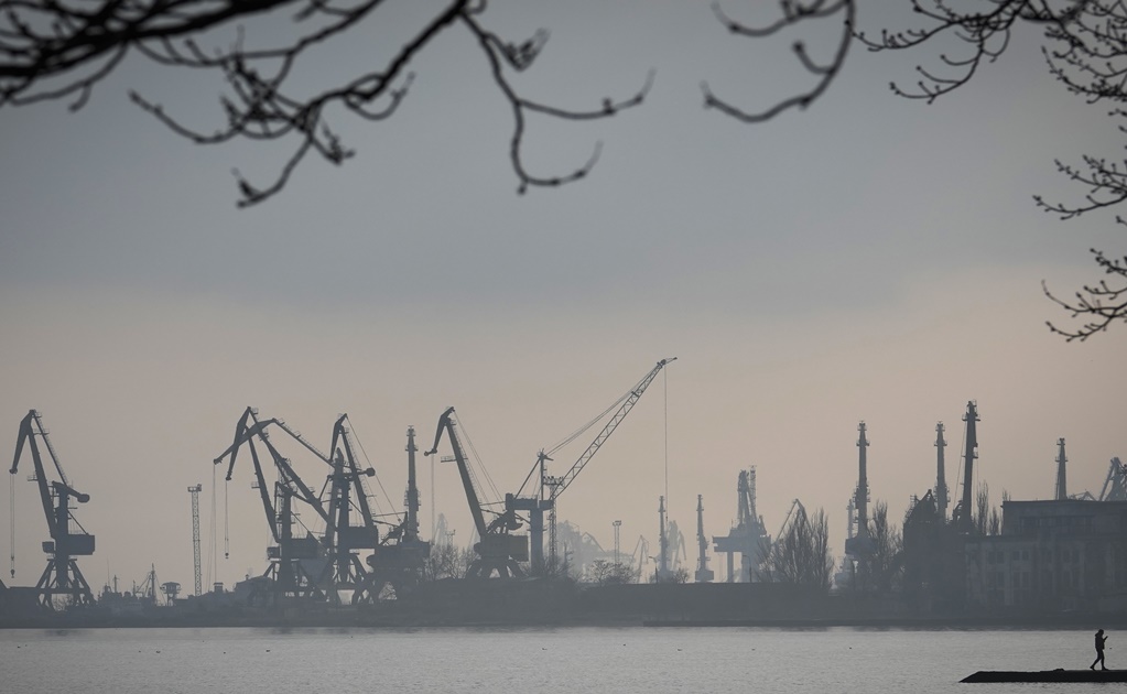 Mariupol, ciudad portuaria clave de Ucrania, "bloqueada" por fuerzas rusas