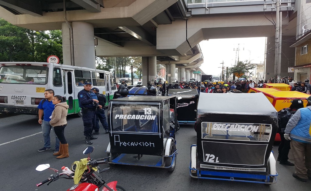 Detienen a tres durante operativo contra mototaxis en Tláhuac 