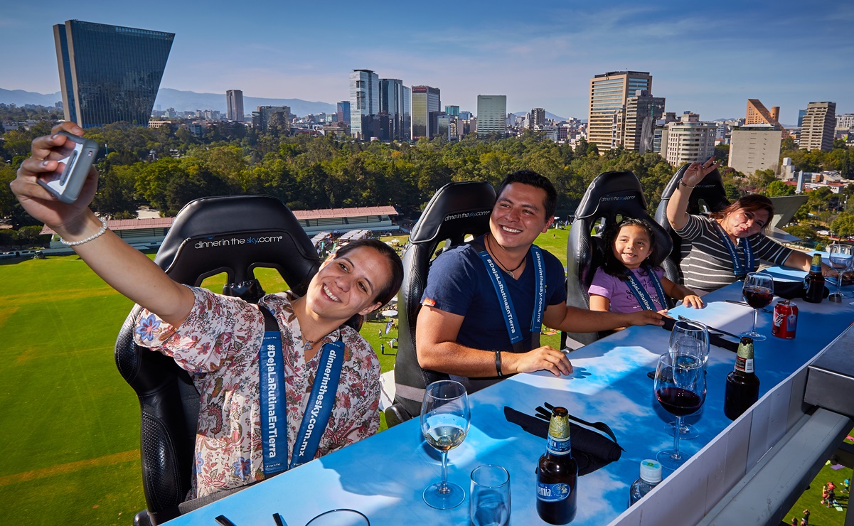 Disfruta de un atardecer de la CDMX en las alturas y cena delicioso