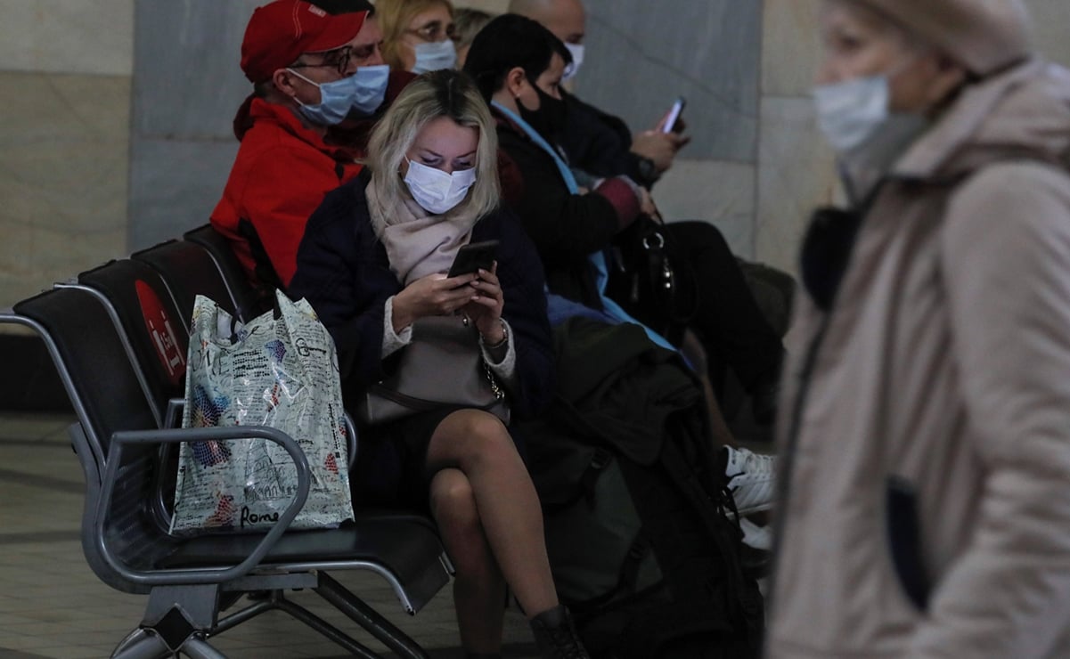 Imparable, pandemia en Moscú: cierran escuelas, restaurantes y servicios "no esenciales"