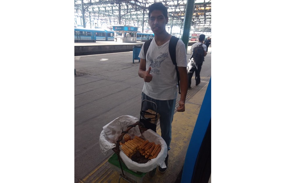 Vendedor de churros devuelve billete de 500 pesos y se vuelve viral