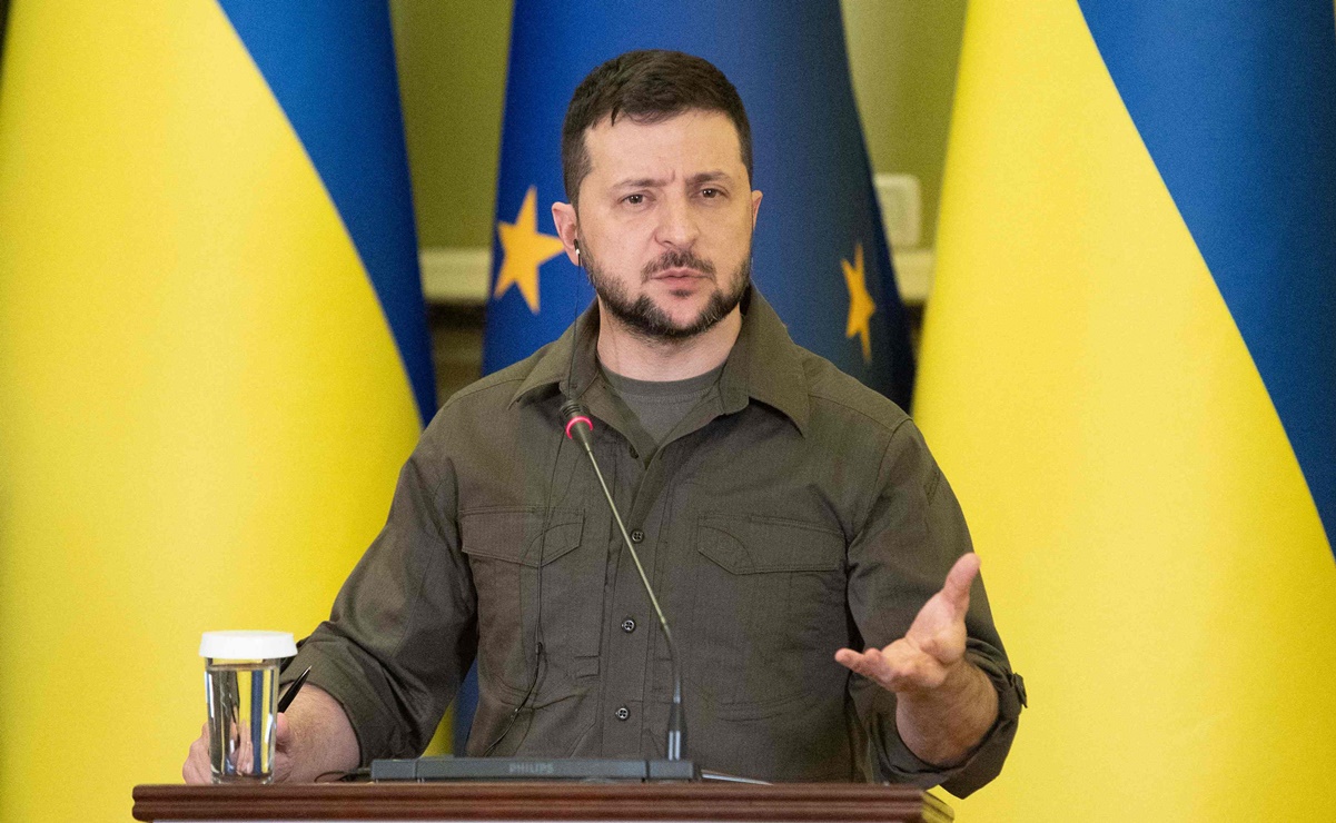 Volodimir Zelensky denuncia "decenas de miles de muertos" en Mariupol