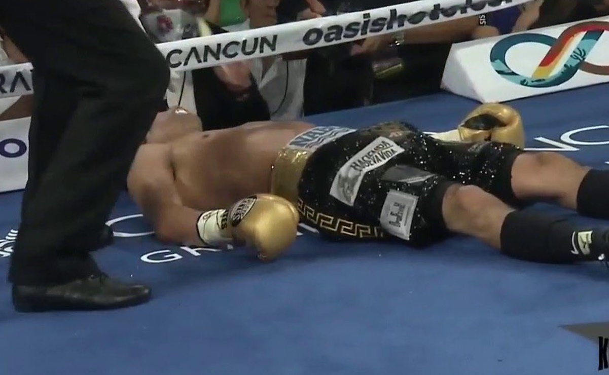 Boxeador mexicano termina en el hospital para ser operado después de recibir tremendo nocaut