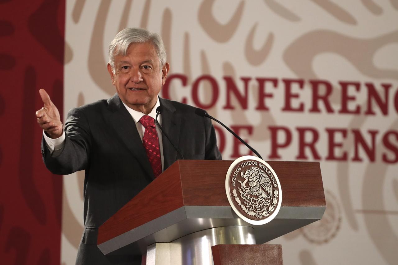 Se reunirá López Obrador hoy con titular de la CRE