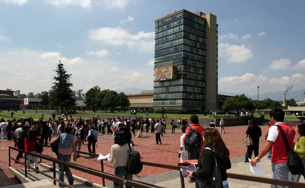 Universidades deben asumir su responsabilidad social: José Narro