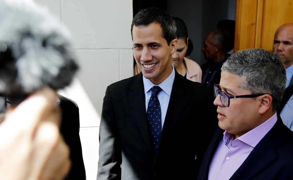 Tribunal Supremo prohíbe a Guaidó salir de Venezuela y congela sus cuentas