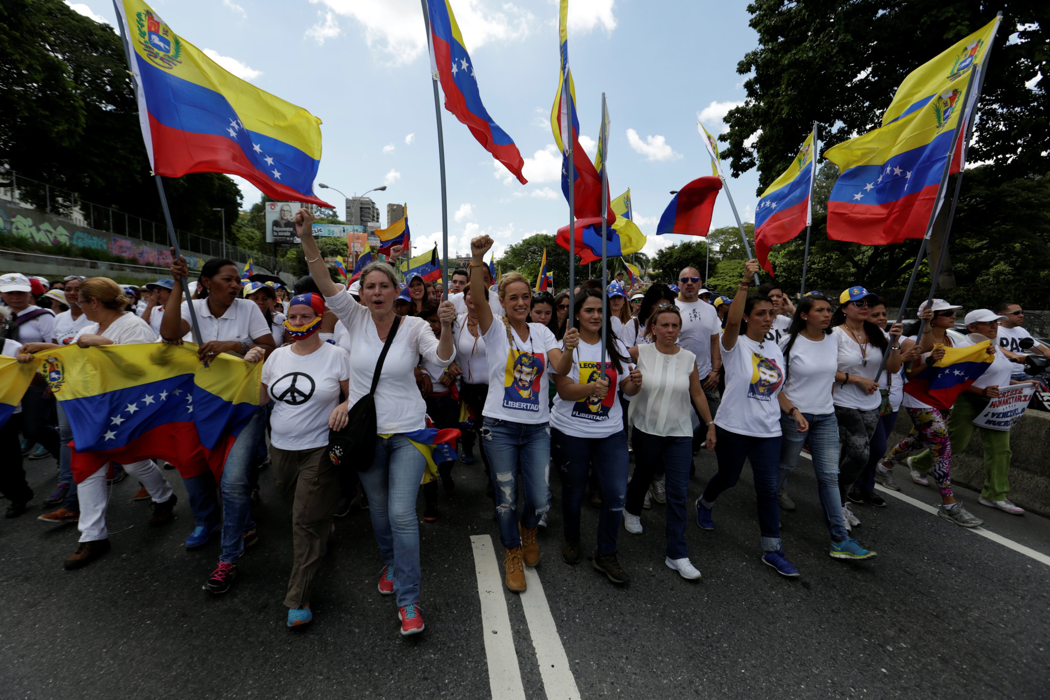 Maduro y oposición anuncian inicio de diálogo en Venezuela
