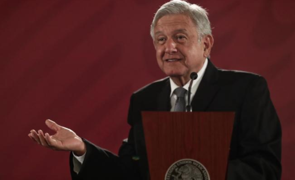 AMLO anuncia aumento de salario a trabajadores federales