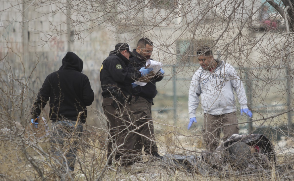 Descubren cuerpo de una mujer en un lote baldío en Sinaloa