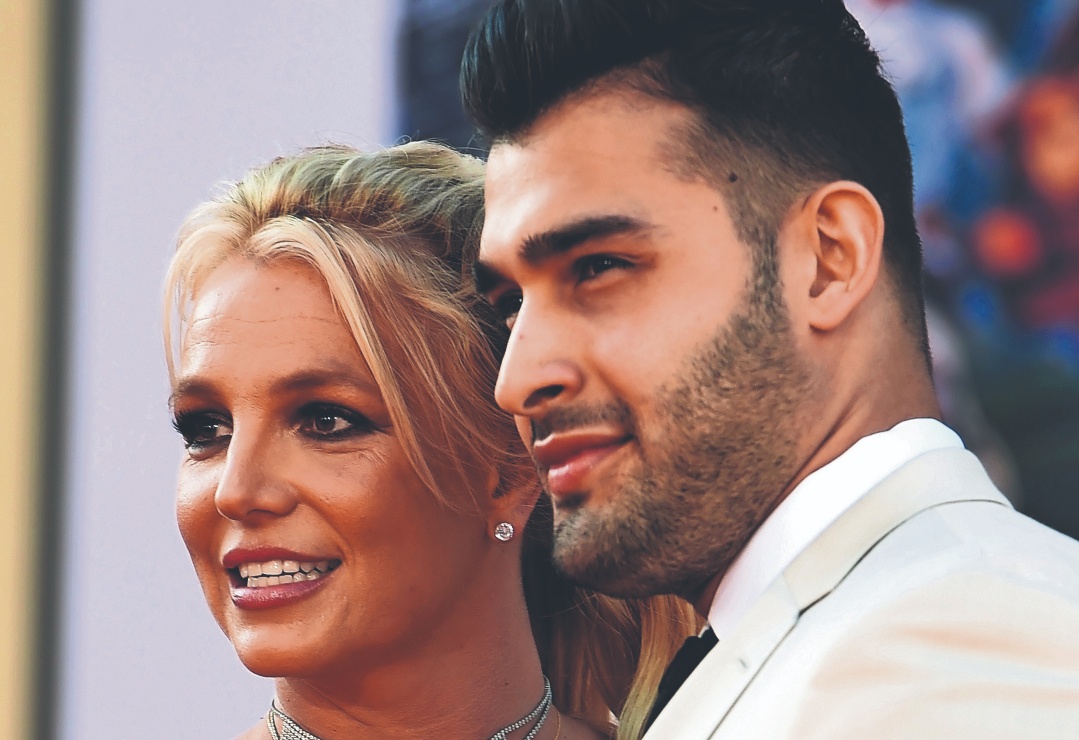 Britney Spears 'enloquece' en un restaurante y su esposo se marcha furioso