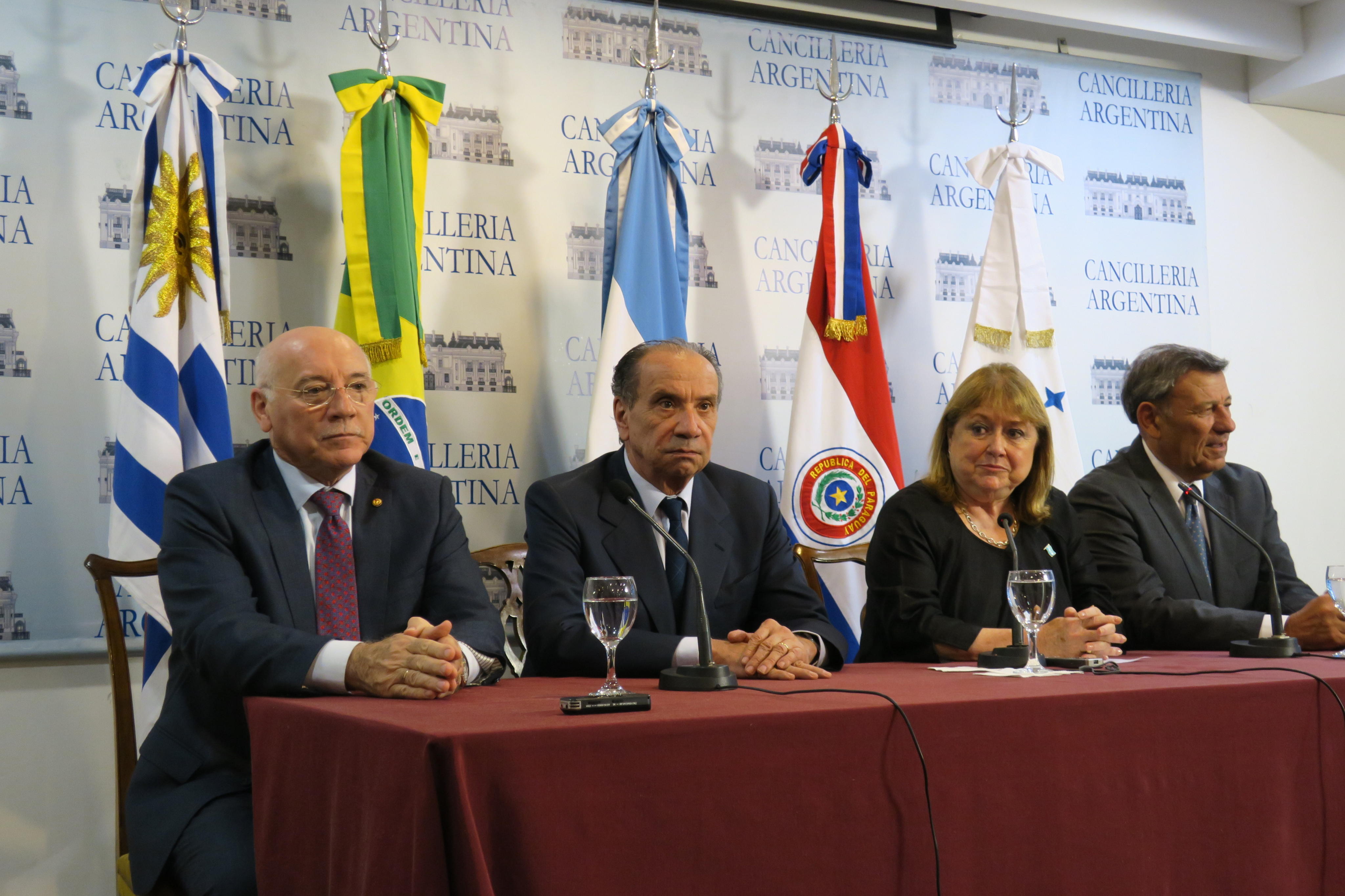 Mercosur activa cláusula democrática por situación en Venezuela
