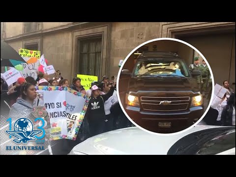 Protestan representantes de estancias infantiles en Palacio Nacional