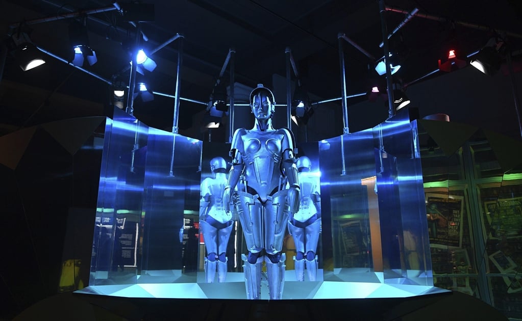 Reúnen 500 años de historia de los robots en museo londinense