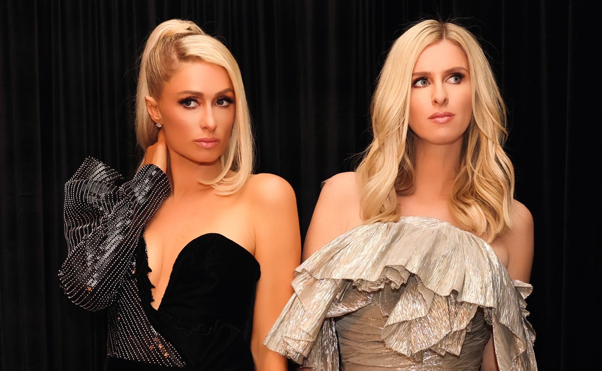 Paris Hilton y su hermana arrasan en sesión de minivestidos 