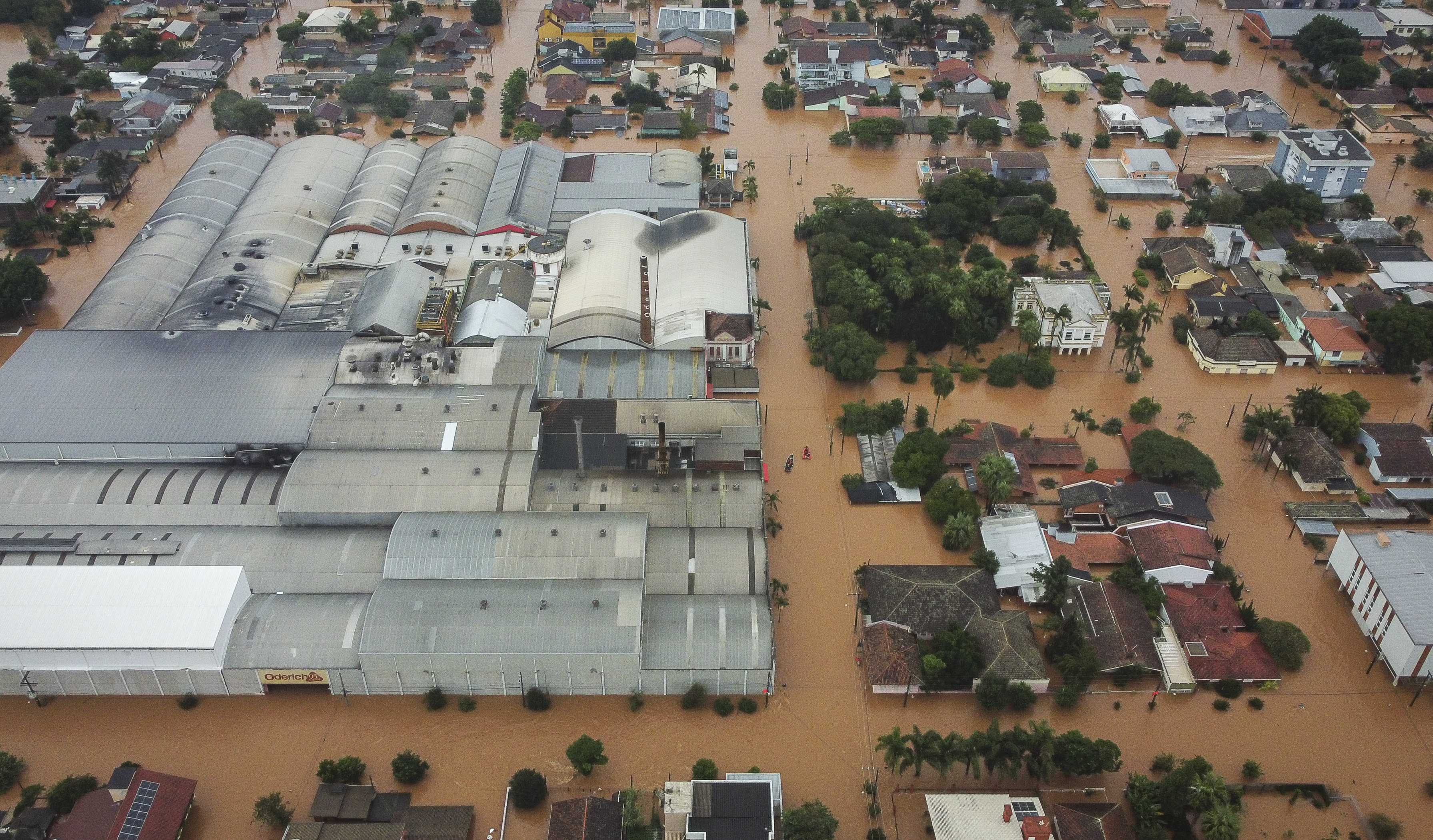 Van 76 muertos por las devastadoras  inundaciones en el sur de Brasil