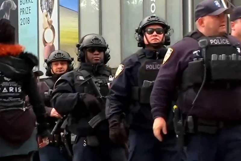 Evacúan el edificio Time Warner en Nueva York por paquete sospechoso