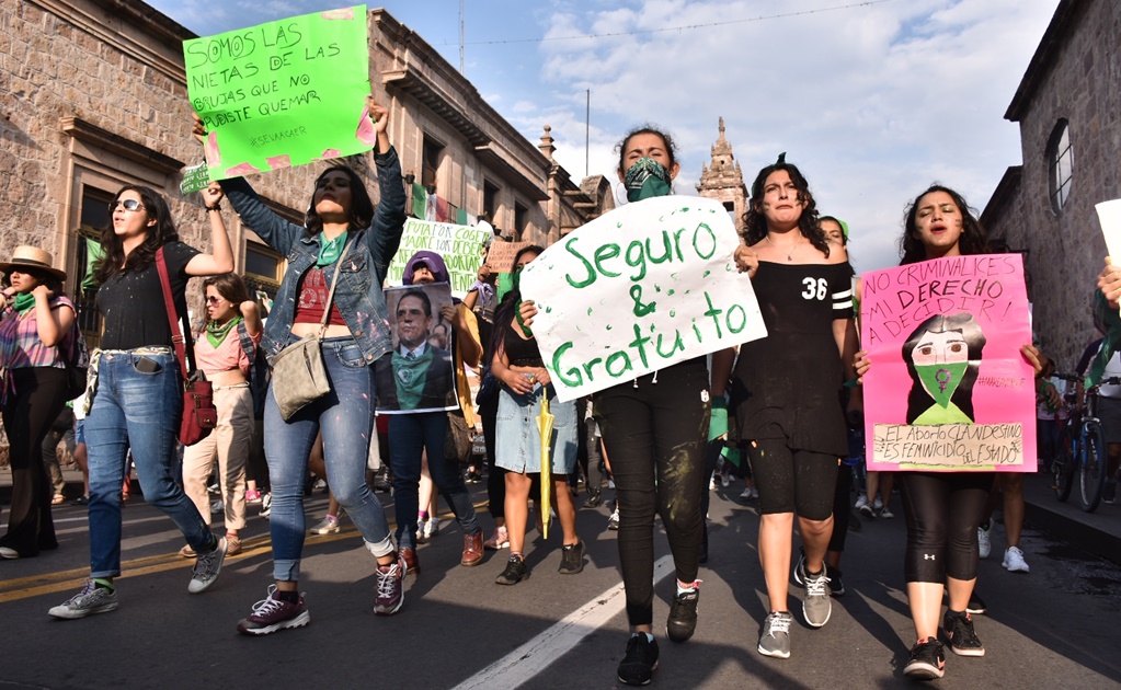 Mujeres realizan marchas en estados a favor del aborto
