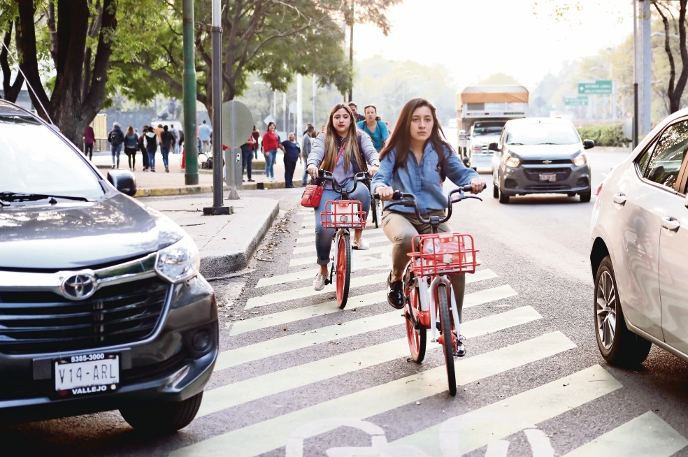 “Bicis” y scooters en CDMX: transporte sustentable, pero sin reglas