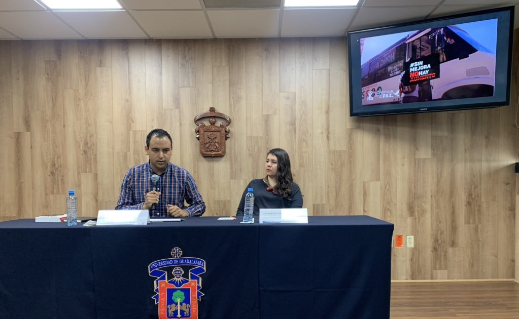 Estudiantes exigen diálogo con gobernador de Jalisco ante alza al transporte