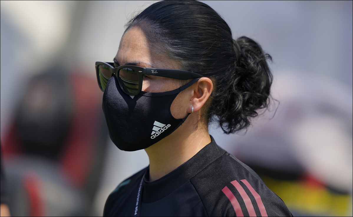 Mónica Vergara se va "muy contenta" tras debutar al frente de la Selección Femenil
